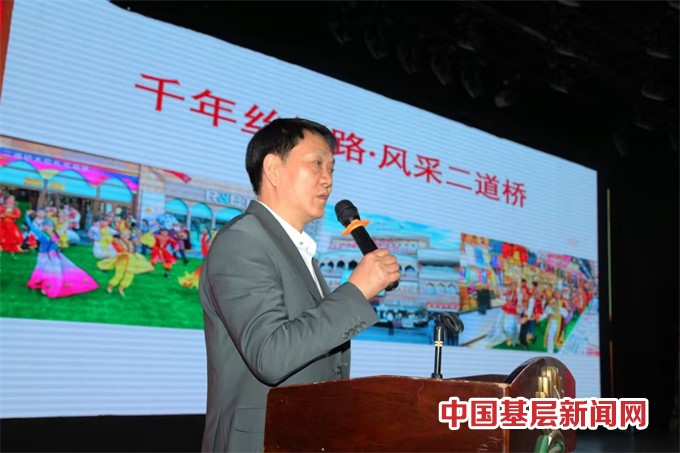 探索丝路繁华,“品味”新疆之窗,共谋发展新机遇。 探索丝路繁华,“品味”新疆之窗,共谋发展新机遇。