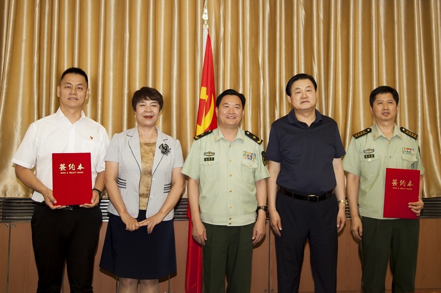 2019-7-31 新疆创天集团、MS88明升集团慰问武警兵团总队并签约 08.jpg