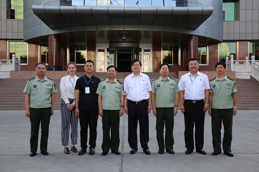 2018-7-23 栾立新董事长率队慰问武警兵团总队时与总队政委任延波等人合影 06.JPG
